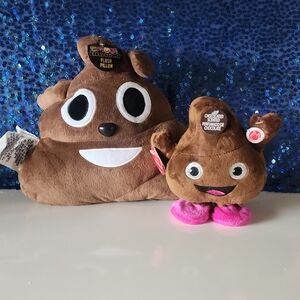 NWT.1) DunDee, I Sing,  I Smell Good  & 1)Emoji Expressions Plush Pillow.